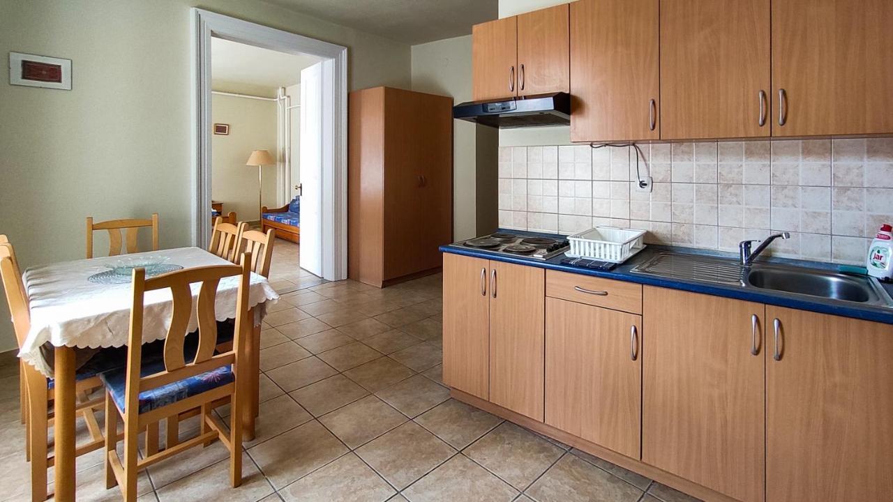 Afrodite Apartmanok เอ็กเกอร์ ภายนอก รูปภาพ