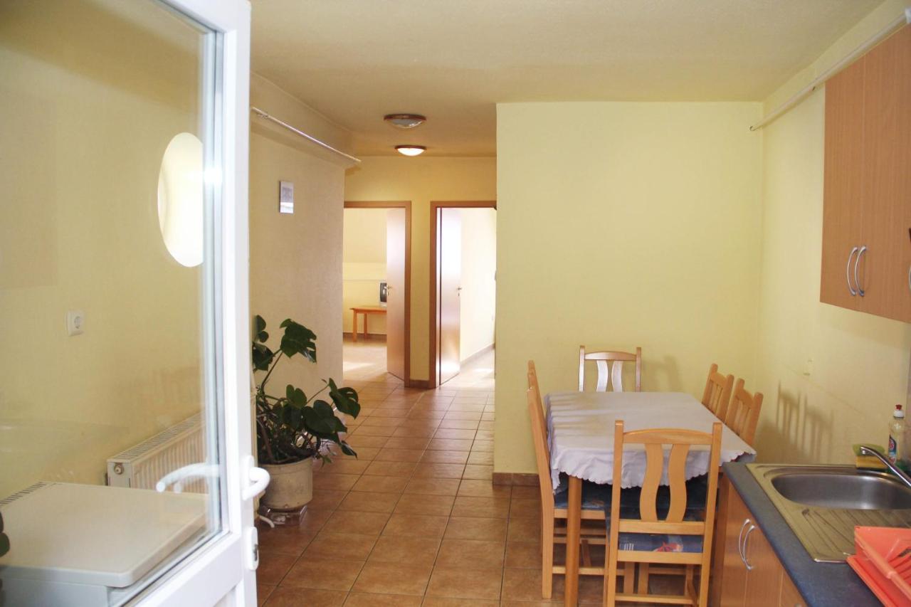 Afrodite Apartmanok เอ็กเกอร์ ภายนอก รูปภาพ
